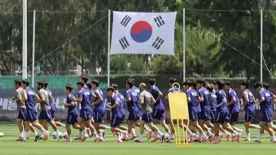  韩国队训练营上空现不明无人机