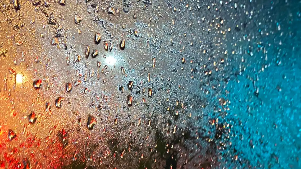 北京的雨已下到模糊