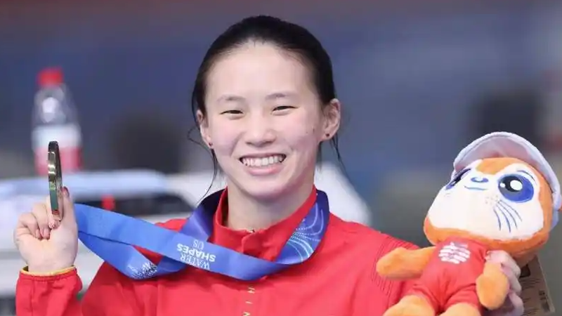  陈芋汐将搭档崔家溪出战女双10米台