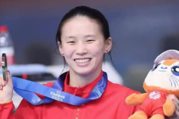   陈芋汐将搭档崔家溪出战女双10米台 缩略图