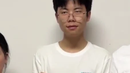 “罗汉娃”考上成都医学院