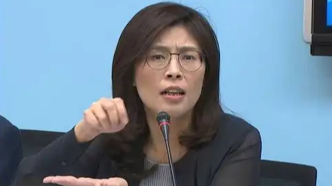 郑丽文回应东部战区军演