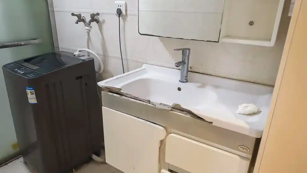 租客未交租还失联 屋内物品被毁