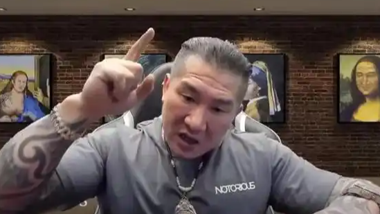 “馆长”解读解放军无人机俯瞰台北