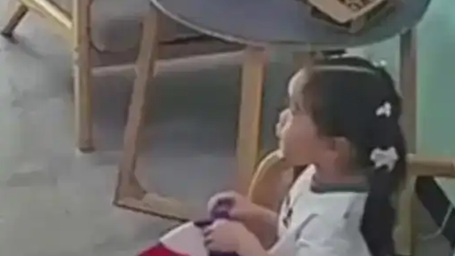4岁小孩希望中国队世界杯赢球