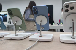   苹果客服回应iPhone内存用完就坏了 缩略图