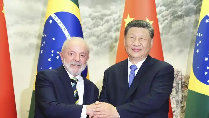  习近平同巴西总统卢拉共同会见记者