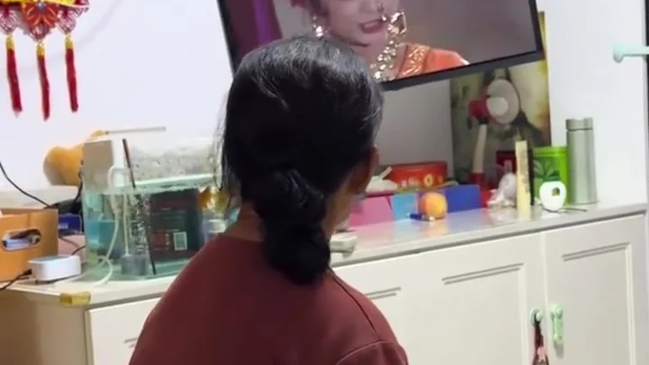  孙女用AI把奶奶P进《西游记》