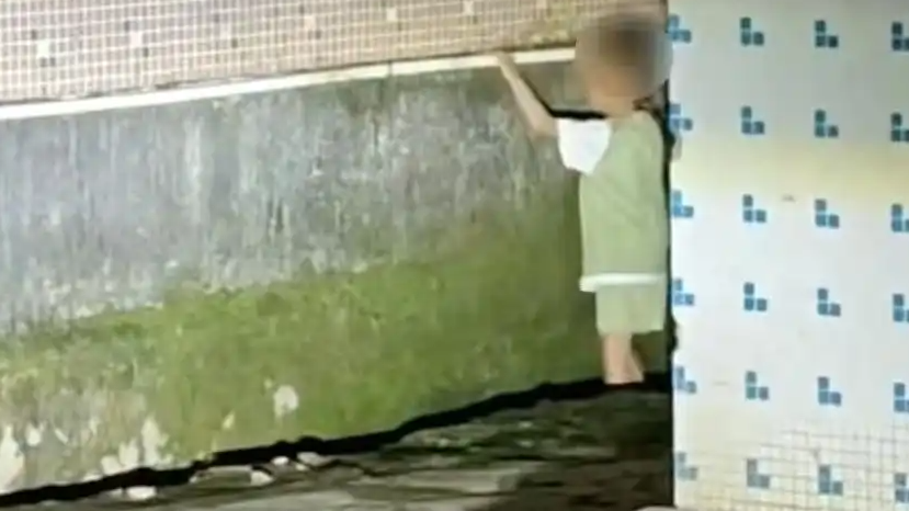 女童无人照顾夜宿路边 多部门介入