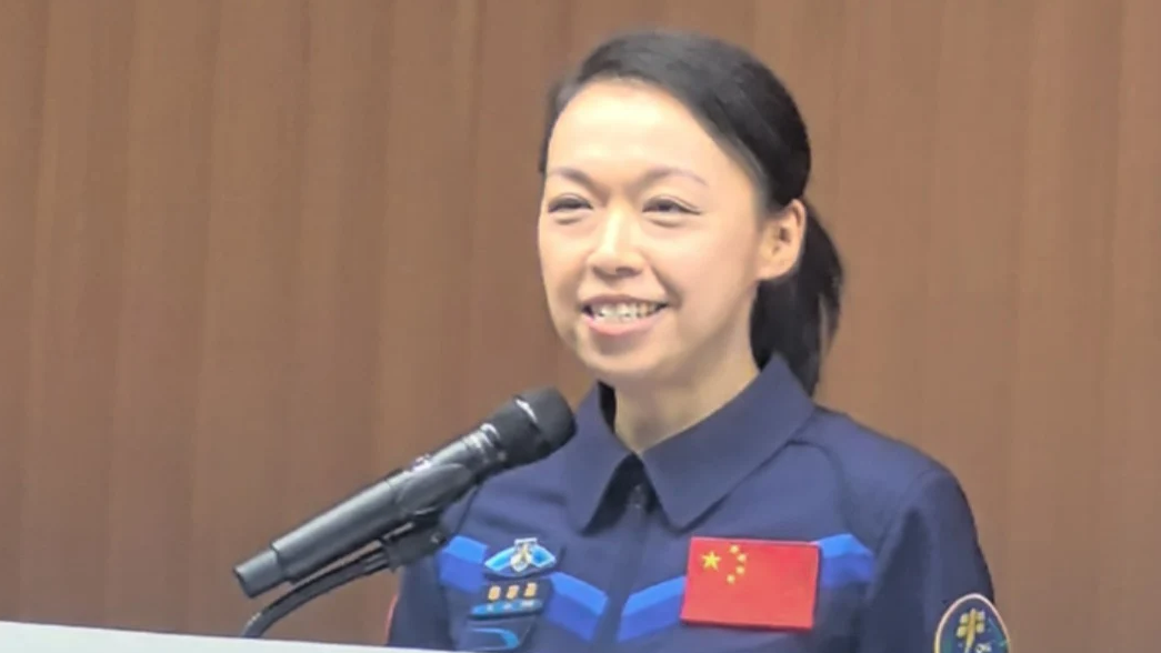  香港航天员黎家盈用粤语感谢大家