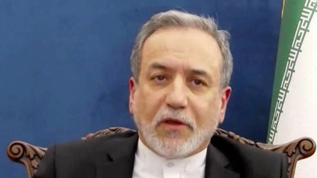 美航母打击群调往中东 伊朗最高战备