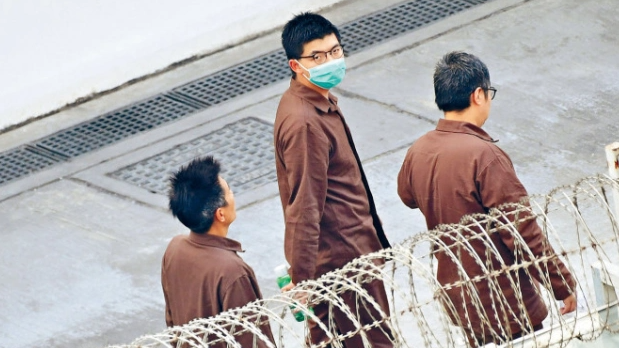 黄之锋当庭认罪