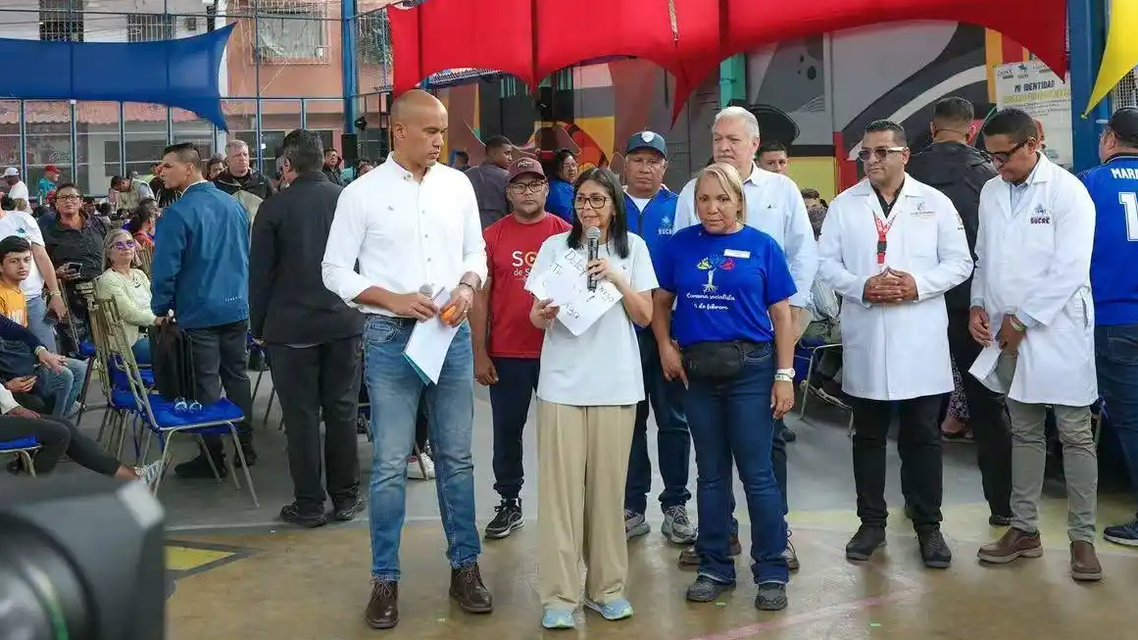 委内瑞拉代总统：誓要解救马杜罗夫妇