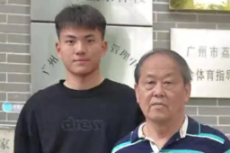 启蒙教练喊话李昊：为夺冠贡献力量