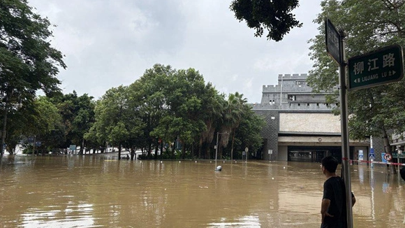  南方强降雨“梅完梅了”