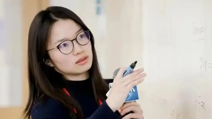 人民日报评《王的猜想》