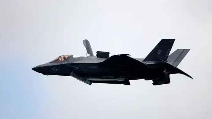  美F-35战机险被胡塞武装导弹击中