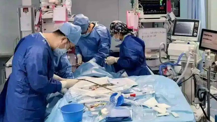空调两年没洗 男子吹了三天双肺全白