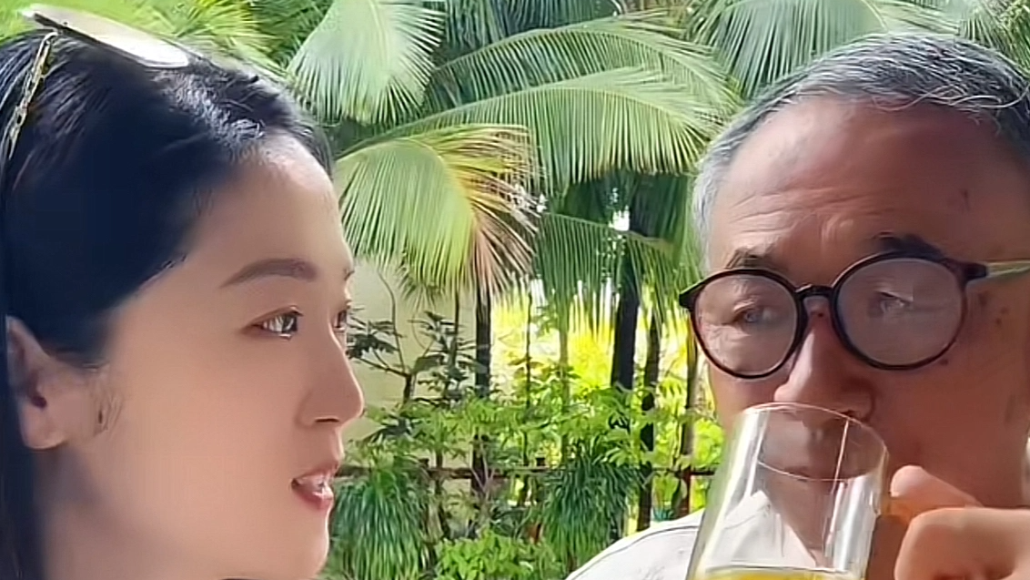 93年女子嫁65年丈夫：崇拜老公