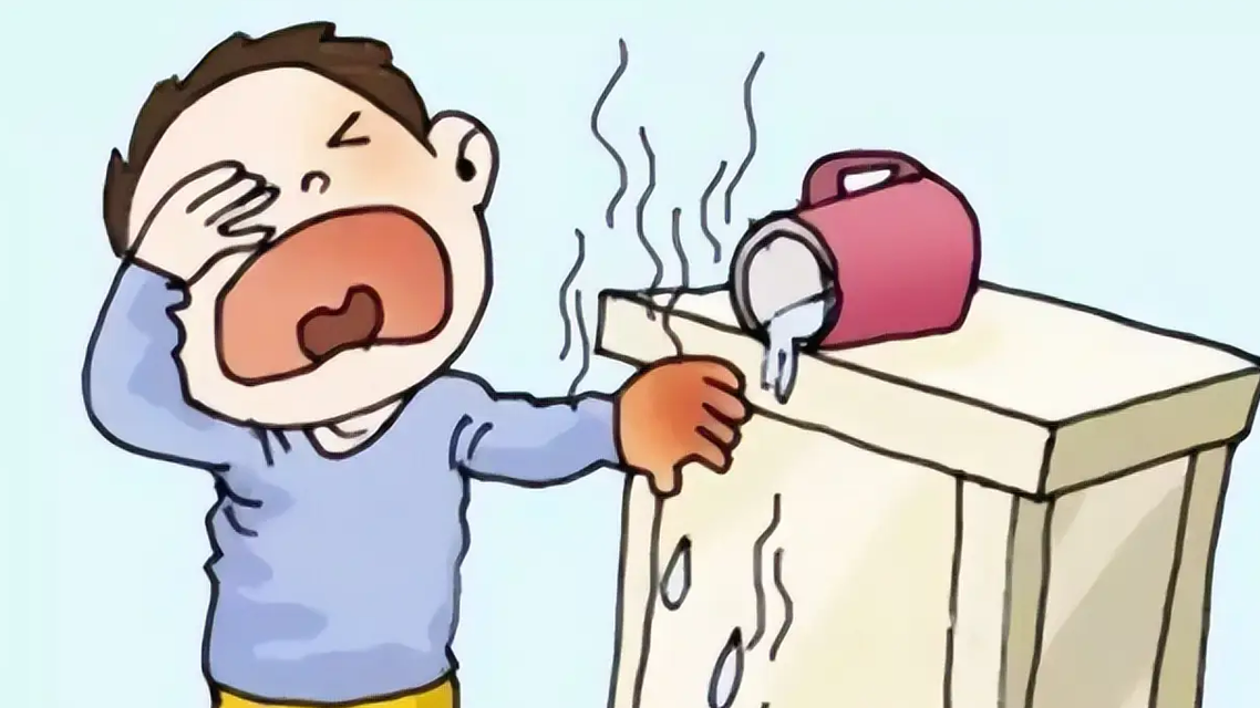 男孩餐馆内被烫伤致死 官方通报