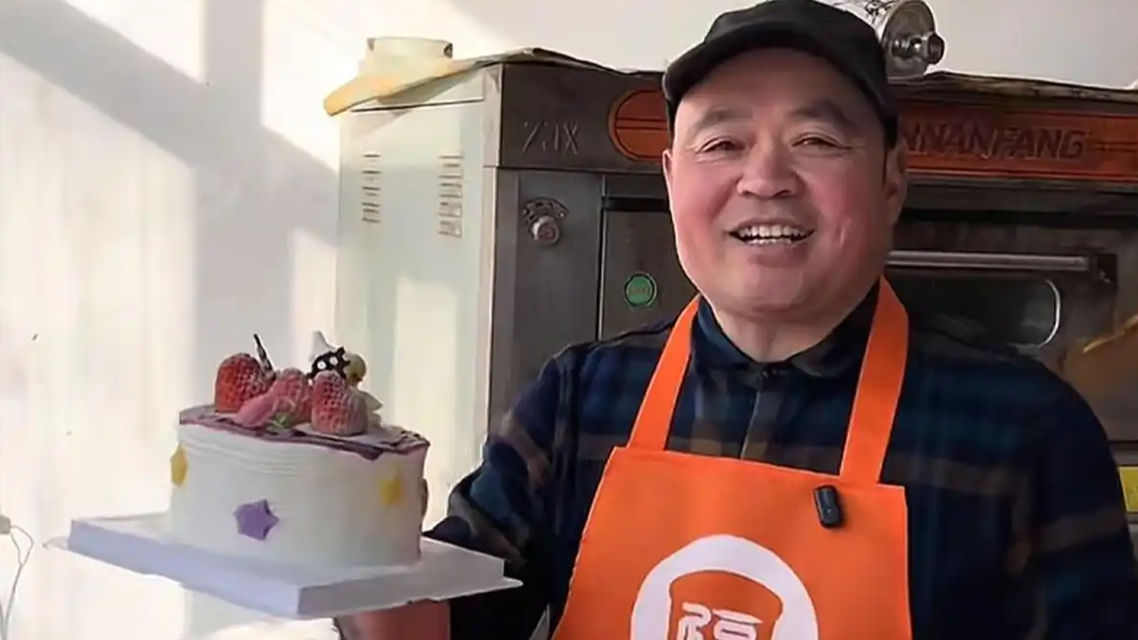 10元4寸蛋糕店因订单太多暂停营业