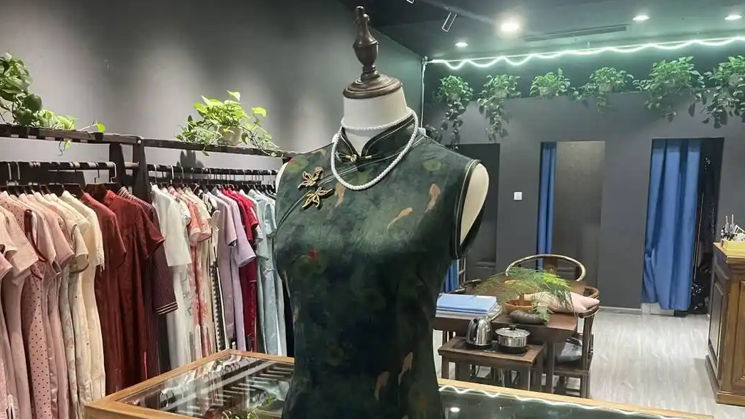 高考前紫色內(nèi)褲送考旗袍爆單
