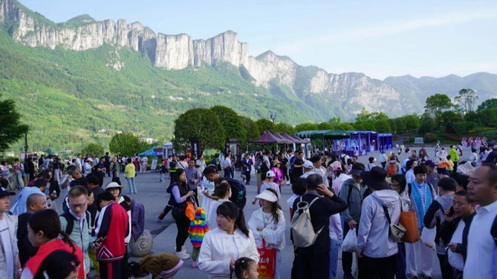  一批精明的“捡漏”客正计划出门