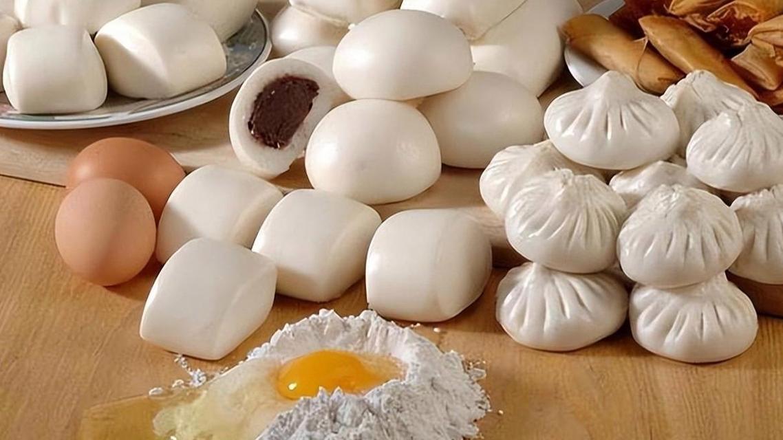 “不吃主食可拯救碳水脸”系误区