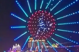   用无人机灯光秀来打开版纳泼水节 缩略图