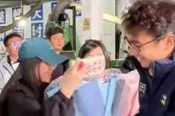 给员工春节放假35天老板又发5千红包