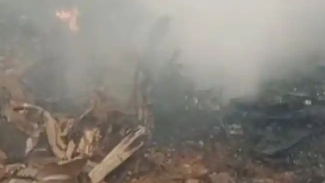 印度一飞机坠毁 机上人员全部遇难