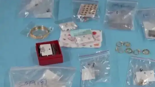 低价合金饰品致癌物超标9000多倍