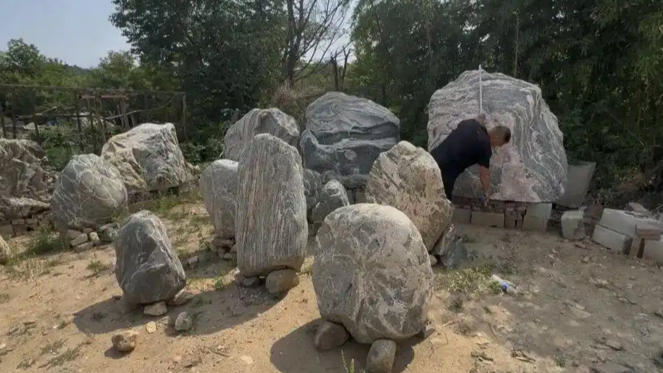  泰安通报“泰山石违规开采囤积售卖”