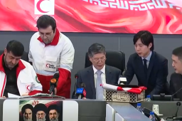   伊朗感谢中方援助近60吨药品 缩略图