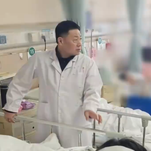 50岁患者睡梦中肩膀粉碎性骨折