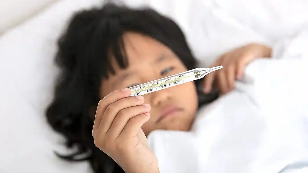 女孩发烧3天以为感冒 确诊脑炎