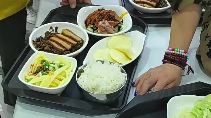 榮昌真的接住了潑天流量