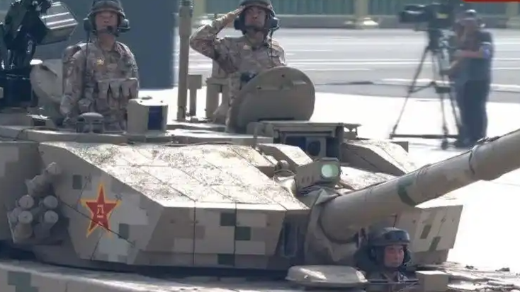 99B坦克出厂前实弹测试画面公开