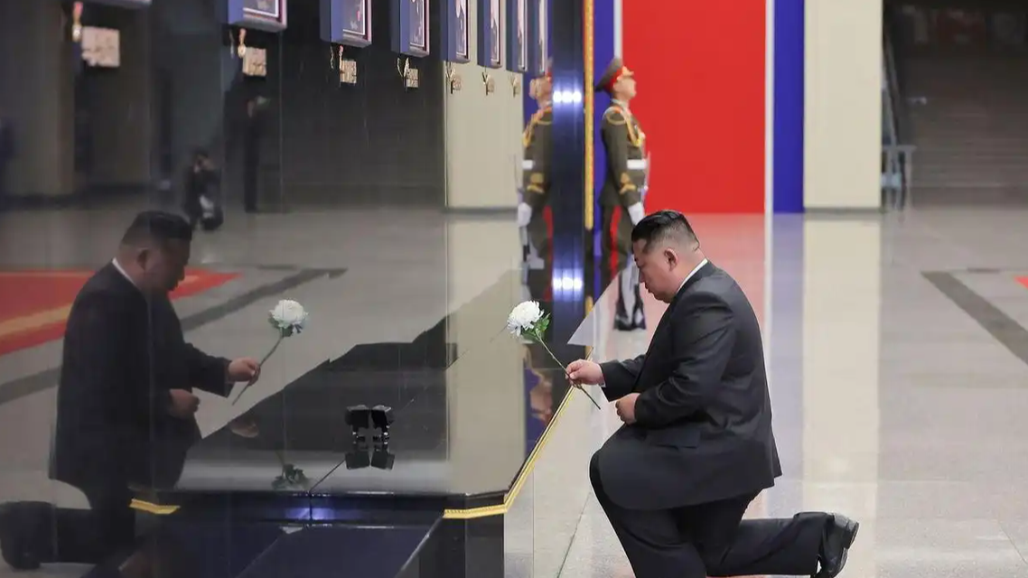 金正恩欢迎赴俄工兵回朝：每天看战报