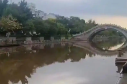   19岁小伙不会游泳 为救跳河女友溺亡 缩略图