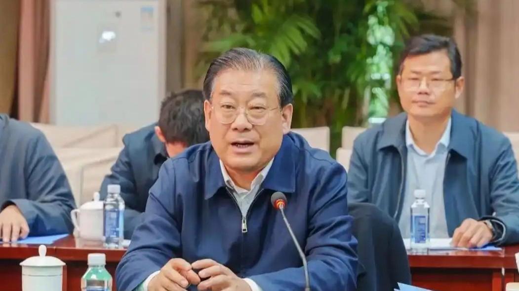  袁方任云南省副省长
