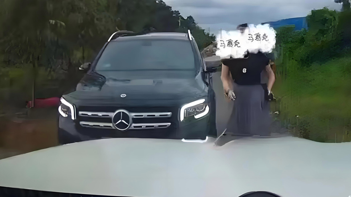 被亮证当事人：已接受对方道歉
