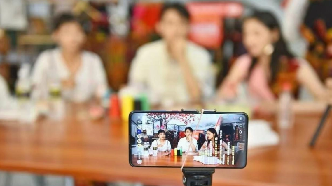 京东与蓝月亮签约三年50亿