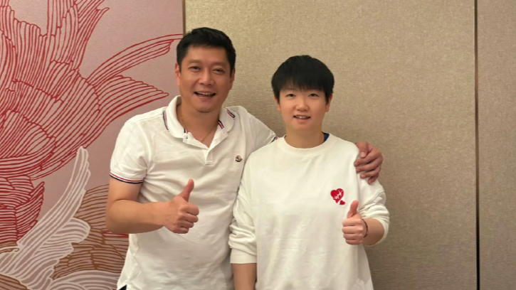  孫穎莎捏邱貽可后腦勺