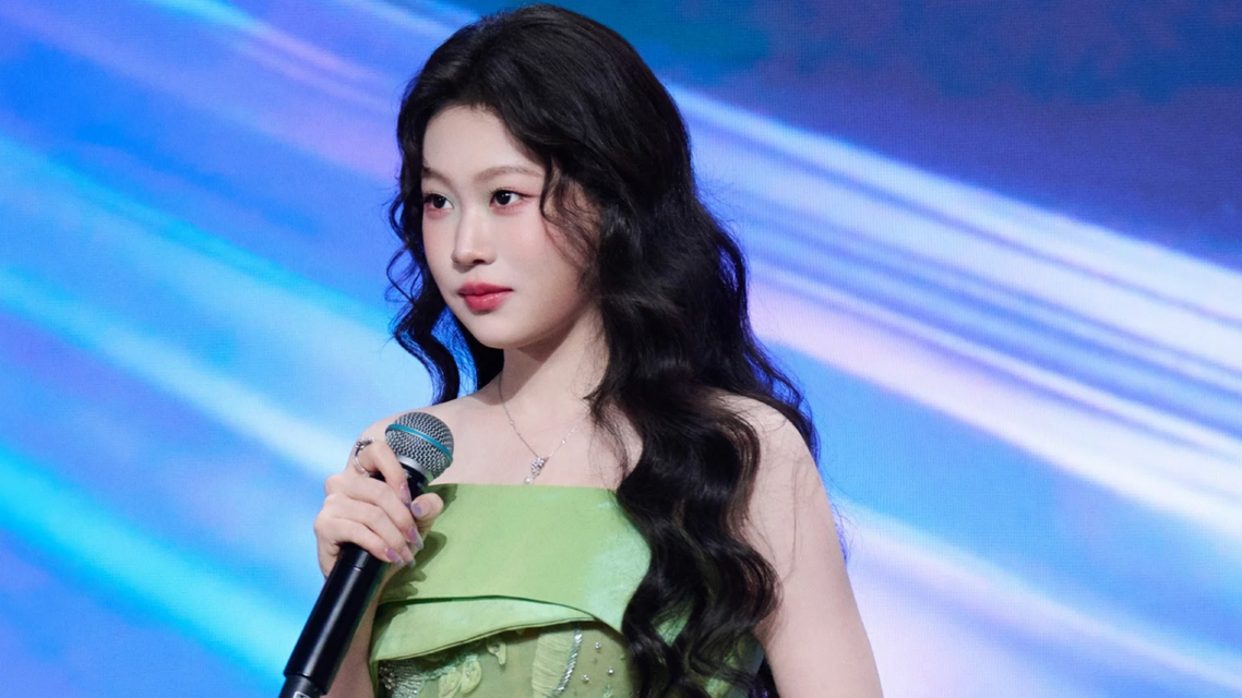 小沈阳女儿跳新歌手势舞
