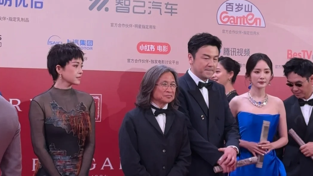  赵丽颖缺席《酱园弄》上影节红毯