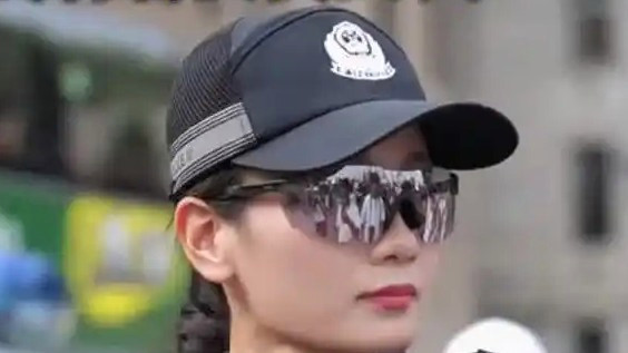  上海女特警又美又飒成打卡点