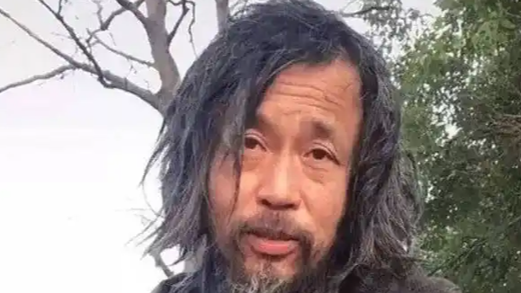  “流浪大师”沈巍否认重回流浪生活