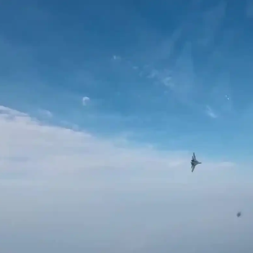 歼-16飞行员视距以内与敌机缠斗