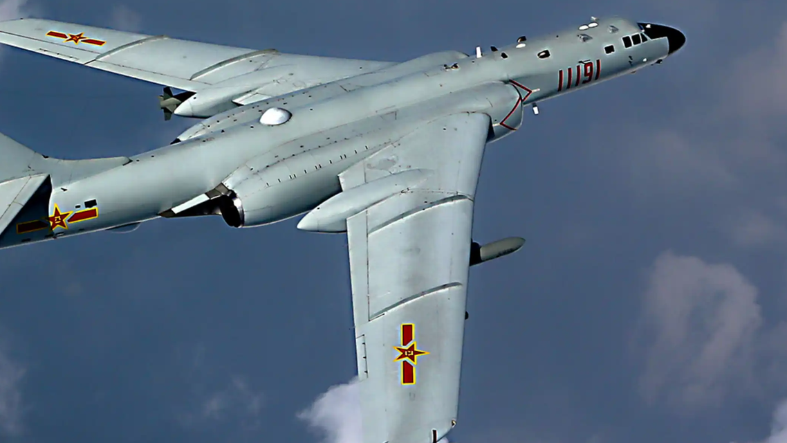 轰炸机编队赴台岛以东开展巡航